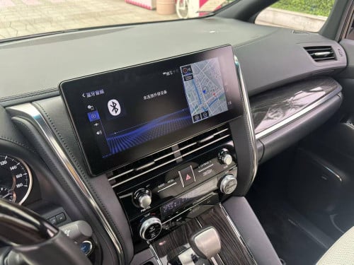 Lexus LM300H 2022 VIP 4 seats 30000km