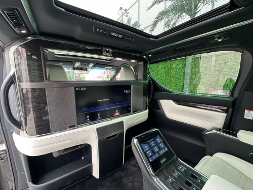 Lexus LM300H 2022 VIP 4 seats 30000km