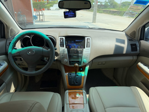 Lexus Rx330 2005 half full