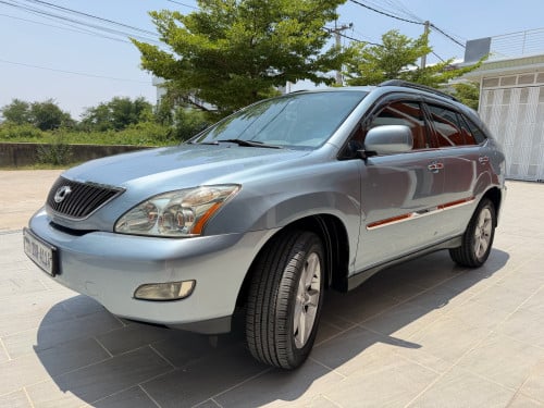 Lexus Rx330 2005 half full