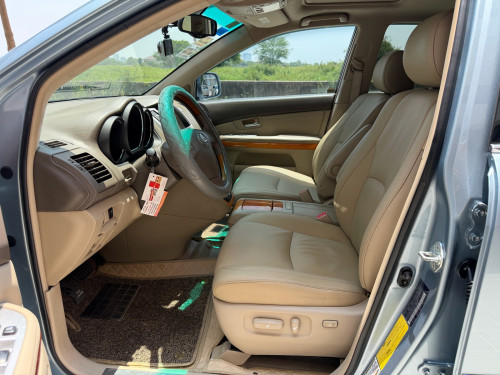 Lexus Rx330 2005 half full
