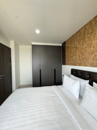 Luxury 2-Bedroom for Rent | The Peak Residence