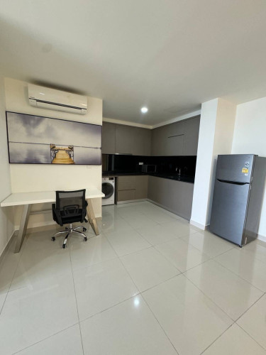 Luxury 2-Bedroom for Rent | The Peak Residence