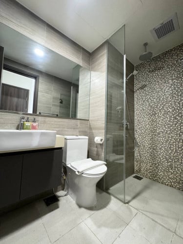 Luxury 2-Bedroom for Rent | The Peak Residence