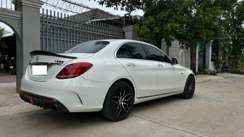 Mercedes C300 ម្ចាស់ដើម