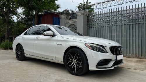 Mercedes C300 ម្ចាស់ដើម
