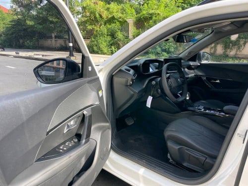 Peugeot 2008, 2022 FULL-OPTION ្មីខ្លាំងតម្លៃល្អ