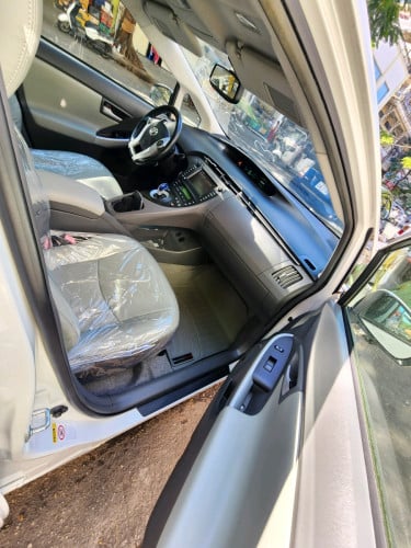 Prius 2010 option5 ថ្មីណាស់ មូល100%មានសំបុកឃ្មុំស៊ីន