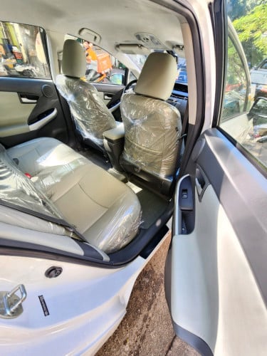 Prius 2010 option5 ថ្មីណាស់ មូល100%មានសំបុកឃ្មុំស៊ីន