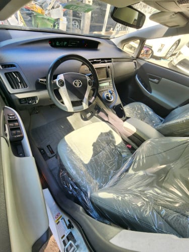 Prius 2010 option5 ថ្មីណាស់ មូល100%មានសំបុកឃ្មុំស៊ីន