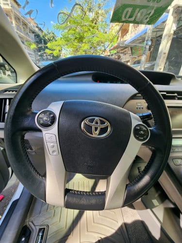 Prius 2010 option5 ថ្មីណាស់ មូល100%មានសំបុកឃ្មុំស៊ីន