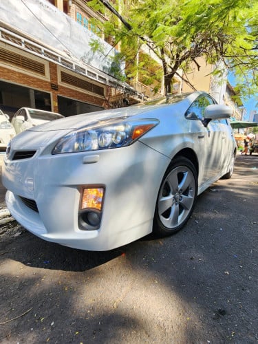 Prius 2010 option5 ថ្មីណាស់ មូល100%មានសំបុកឃ្មុំស៊ីន