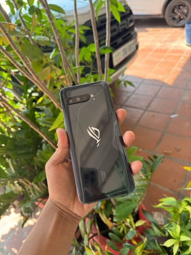 Rog 3 256G /Ram 12G អេក្រង់ 2K ធានាលេីការប្រេីប្រាស់✅ 100$