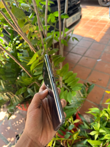 Rog 3 256G /Ram 12G អេក្រង់ 2K ធានាលេីការប្រេីប្រាស់✅ 100$