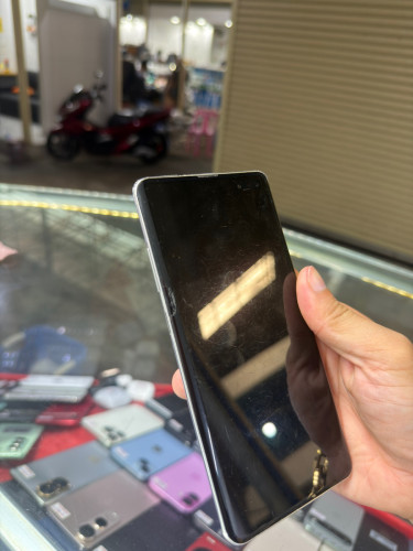 Samsung S10 5G Korea , Ram8GB HD256GB Phone Condition 97% , ដានអេក្រង់&បែកថាច់បន្តិច