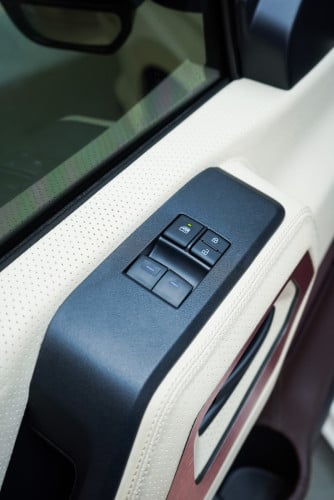 Toyota Hiace VIP 2024