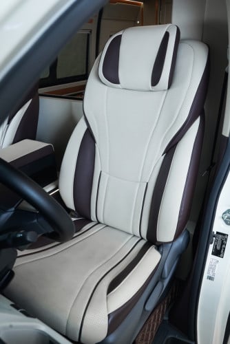 Toyota Hiace VIP 2024