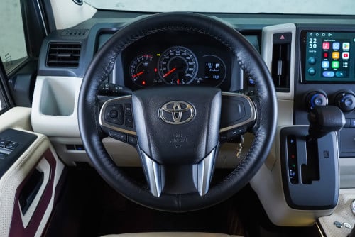 Toyota Hiace VIP 2024