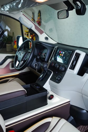 Toyota Hiace VIP 2024