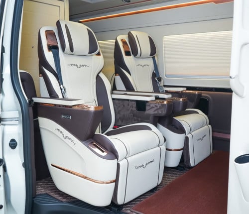 Toyota Hiace VIP 2024