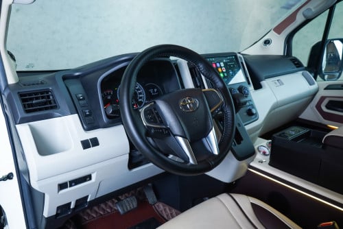 Toyota Hiace VIP 2024