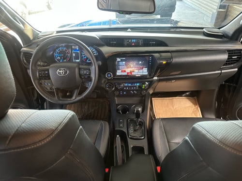 Toyota Hilux Revo Rally Full Option 2025