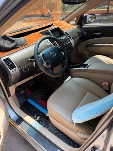 Toyota prius 2005full ម្ចាស់ដេីមលក់ឡានថ្មីអត់បុក