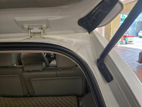 TOYOTA PRIUS V FULL ADVANCE ឆ្នាំ2012