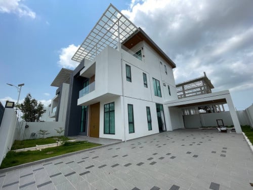 Villa for rent at 05