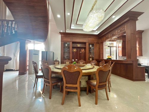 Villa for rent near xihu