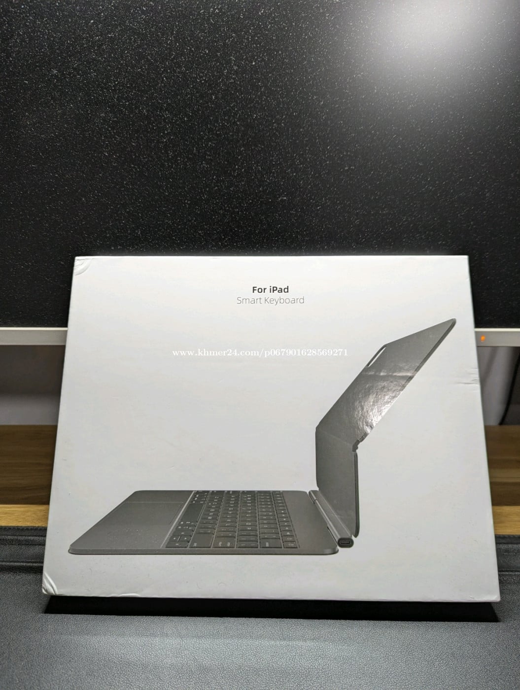 IPad Pro 13-inch (M4) Keyboard /*ទិញមកខុសម៉ូដែល អត់ទាន់បានប្រើ*/ OEM