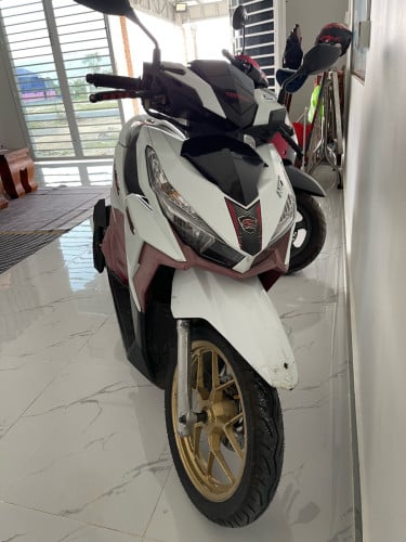 ម៉ូតូលក់