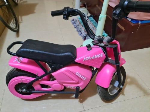 ម៉ូតូអាគុយកូនក្មេង