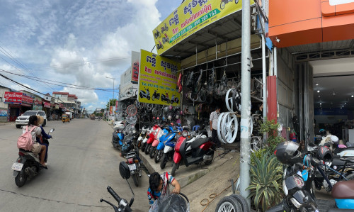 ធូដេជប៉ុន ដៃជើងស្អាត កាតស៊ីនចំ នៅពន្លឺសុវណ្ណ