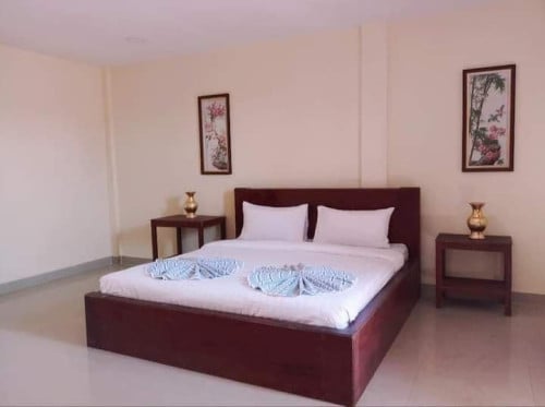 ផ្ទះជួល ឬលក់ -  RENT OR SALE