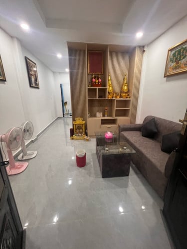 ផ្ទះលក់បន្ទាន់ នៅជិតវត្តស្នៀត តម្លៃចចាបានទៀត ចចាកាត់ប្លង់ឃូន