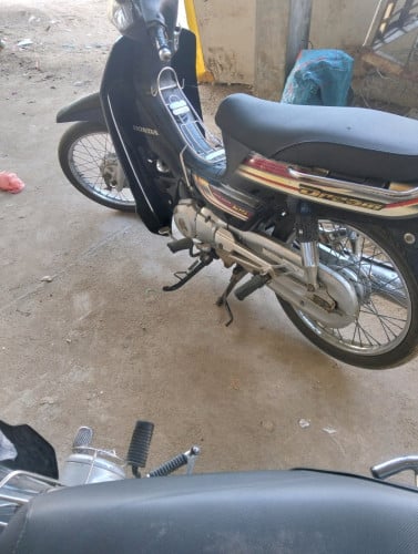 ចង់លក់ម៉ូតូអាសង់012