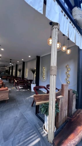 ហាងលក់ជិតផ្សារ កុងតឺណឺផ្លូវសុខសម្រាន្ត  6ម៉ែតគុណ20ម៉ែត(អត់ទឹកតែ)
