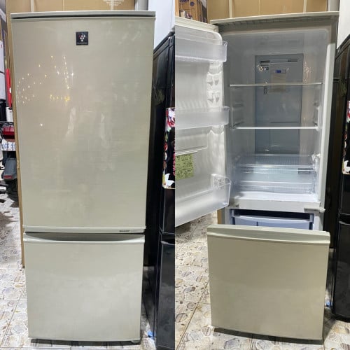 ទូទឹកកកជជុះស្អាត98% sharp1m30