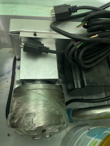 គ្រឿង CNC ក្បាលចែក CNC