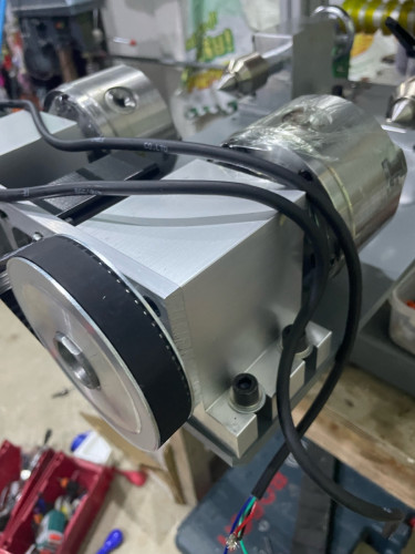 គ្រឿង CNC ក្បាលចែក CNC