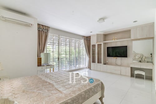 #FORSALE 4-Bedroom Twin Villa -📍The Star Platinum Rosato, Nirouth, Phnom Penh