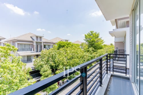 #FORSALE 4-Bedroom Twin Villa -📍The Star Platinum Rosato, Nirouth, Phnom Penh