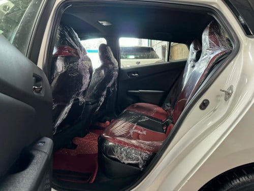 មកដល់ថ្មីៗ​ Prius 016 Full Option សកាំម៉ៃ​ ក្នុងឆឺរី​ (សន្លឹក​ពន្ធ)