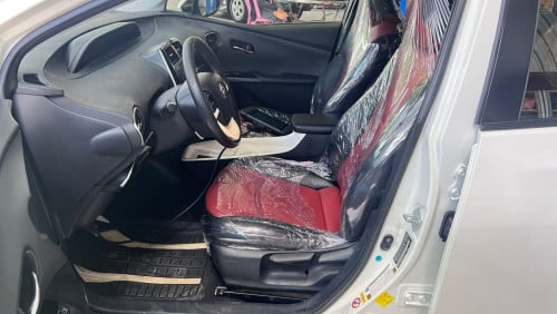 មកដល់ថ្មីៗ​ Prius 016 Full Option សកាំម៉ៃ​ ក្នុងឆឺរី​ (សន្លឹក​ពន្ធ)