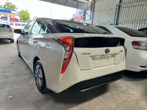 មកដល់ថ្មីៗ​ Prius 016 Full Option សកាំម៉ៃ​ ក្នុងឆឺរី​ (សន្លឹក​ពន្ធ)