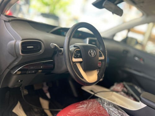 មកដល់ថ្មីៗ​ Prius 016 Full Option សកាំម៉ៃ​ ក្នុងឆឺរី​ (សន្លឹក​ពន្ធ)
