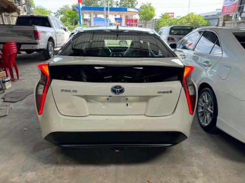 មកដល់ថ្មីៗ​ Prius 016 Full Option សកាំម៉ៃ​ ក្នុងឆឺរី​ (សន្លឹក​ពន្ធ)