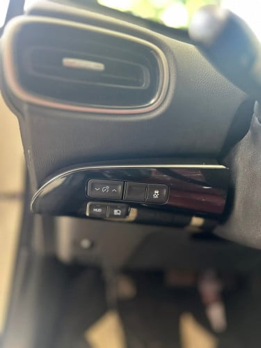 មកដល់ថ្មីៗ​ Prius 016 Full Option សកាំម៉ៃ​ ក្នុងឆឺរី​ (សន្លឹក​ពន្ធ)