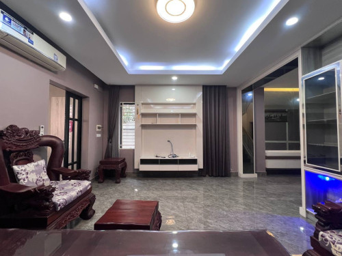 វីឡាភ្លោះសម្រាប់ជួល | បុរី ប៉េងហួត បឹងស្នោរ Roseville